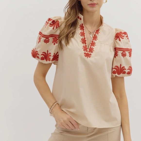 NWT Embroidered Puff Sleeve Top - Picture 2 of 4